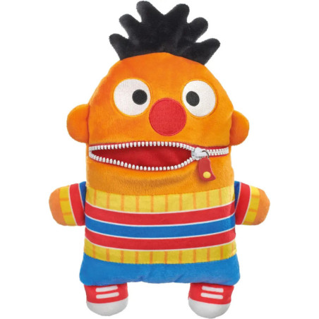 Plüschfigur mit Reißverschlussmund, gestreiftem Shirt, orangefarbenem Gesicht, großen Augen und stacheligen schwarzen Haaren.