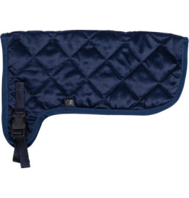 Dunkelblauer, gesteppter Hundemantel mit Schnalle und Riemen zum Befestigen.