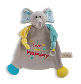 Plüsch-Elefantenschnuffeltuch mit I love my Mummy-Schriftzug, bunten Ohren und unterschiedlich gestalteten Gliedmaßen.