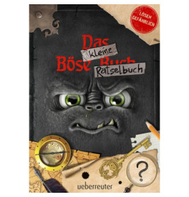Buchcover mit grimmigem schwarzen Wesen, zerrissenem Papier, Karten, Kompass, Bleistift und deutschem Titel.