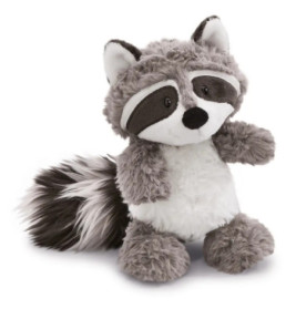 Plüsch-Waschbär mit flauschigem grau-weißem Fell, steht aufrecht und hat einen buschigen, gestreiften Schwanz.