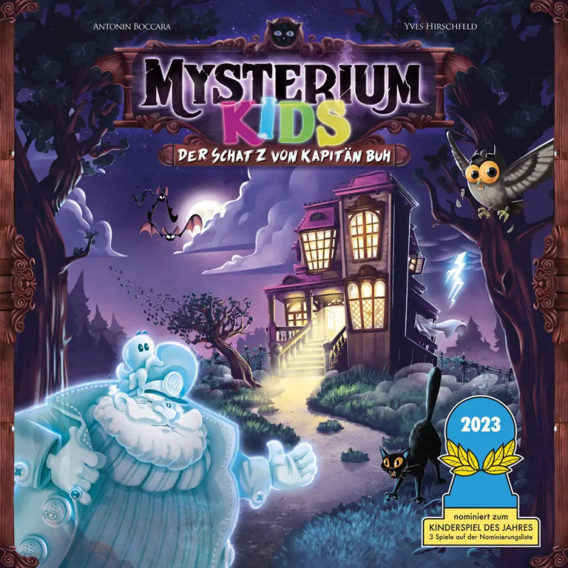 Geisterhaus bei Nacht mit Geist, Eule und schwarzer Katze deutsches Cover des Spiels Mysterium Kids.