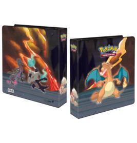 Zwei Pokémon-Sammelkarten-Ordner mit Glurak und anderen Pokémon vor flammendem Hintergrund.