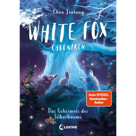 Cover von White Fox Chroniken mit drei Füchsen an einem leuchtenden blauen Baum unter sternenklarem Himmel.