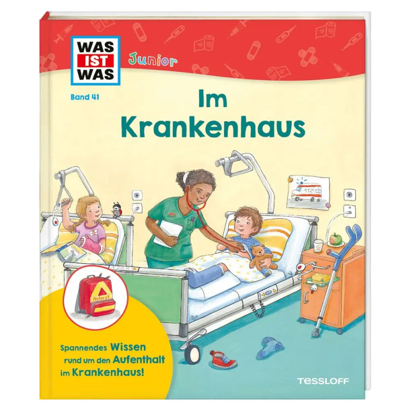 Eine Krankenschwester versorgt ein Kind im Krankenhausbett, ein weiteres sitzt daneben auf einem Stuhl. Eine Krankenschwester versorgt ein Kind im Krankenhausbett, ein weiteres sitzt daneben auf einem Stuhl.