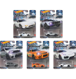 Fünf Hot Wheels Fast & Furious Autos in Verpackung, jeweils Modell eines bekannten Filmfahrzeugs.