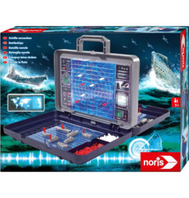 Ein Schiffeversenken-Spiel im tragbaren Koffer, Schiffe und Steckstifte sind spielfertig angeordnet.