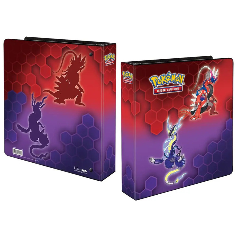 Zwei Pokémon-Sammelkarten-Ordner mit roten und violetten Sechsecken und Pokémon-Motiven auf dem Cover. Zwei Pokémon-Sammelkarten-Ordner mit roten und violetten Sechsecken und Pokémon-Motiven auf dem Cover.