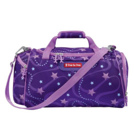 Lila Sporttasche mit Stern- und Wirbelmustern, hellen Trägern und Step by Step-Logo an der Seite.