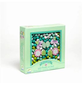 Box mit bunten Holzperlen und Blumenanhängern, beschriftet mit 450 Perles en bois von Djeco.