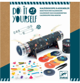 DIY-Kaleidoskop-Bausatz mit Teilen, Dekoteilen und Farbdiscs von Djeco, geeignet ab 7 Jahren.