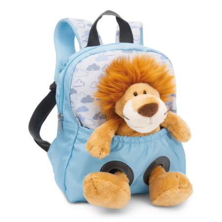 Hellblauer Kinderrucksack, vorne steckt teilweise ein Plüsch-Löwe aus der Tasche.