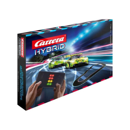 Carrera Hybrid Rennbahn-Set mit Abbildungen von Rennwagen, Strecke und Smartphone-Controller auf der Verpackung.