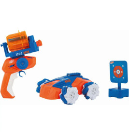 Orange-blauer Spielzeug-Blaster, ferngesteuertes Auto und blaue Zielscheibe mit Zahlenringen.