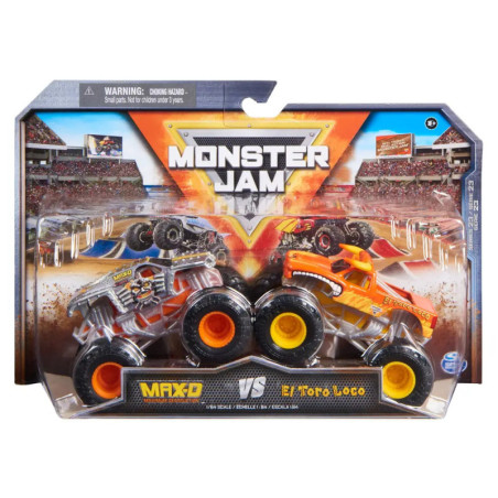 Zwei Monster-Jam-Spielzeugtrucks, Max-D und El Toro Loco, in Verpackung vor Stadionhintergrund.