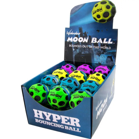 Auslage mit Waboba Moon Balls in Grün, Blau, Gelb und Lila, beschriftet als Hyper Bouncing Ball.