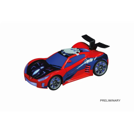 Rotes und blaues Spielzeug-Rennauto mit Heckspoiler und Blitz-Design, schräg betrachtet.