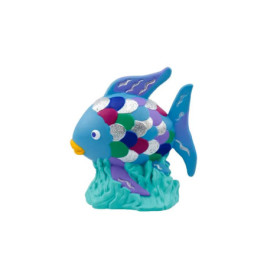 Bunter Spielzeugfisch mit glänzenden Schuppen auf blauer, korallenartiger Basis vor weißem Hintergrund.