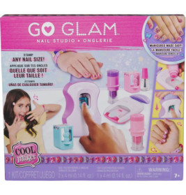 Go Glam Nagelstudio-Set mit Stempelwerkzeug und verzierten Nägeln, geeignet für Kinder ab 7 Jahren.