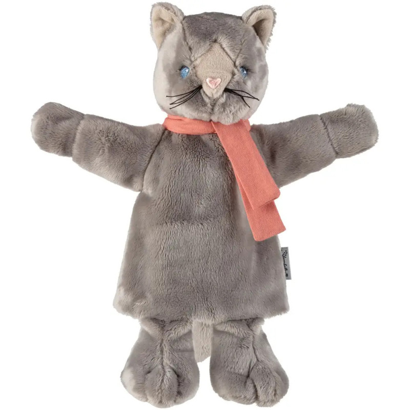 Graue Katzen-Handpuppe aus Plüsch mit rosa Schal, blauen Augen und gestickten Details vor weißem Hintergrund. Graue Katzen-Handpuppe aus Plüsch mit rosa Schal, blauen Augen und gestickten Details vor weißem Hintergrund.
