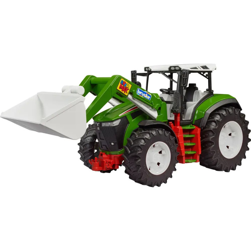 Grüner Spielzeugtraktor mit großen schwarzen Rädern und weißem Frontlader vor schlichtem Hintergrund. Grüner Spielzeugtraktor mit großen schwarzen Rädern und weißem Frontlader vor schlichtem Hintergrund.