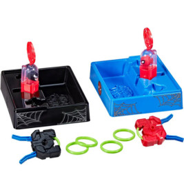 Zwei Spieleschalen, Ringe und Abschuss-Spielzeug im Spider-Man-Design auf weißem Hintergrund.