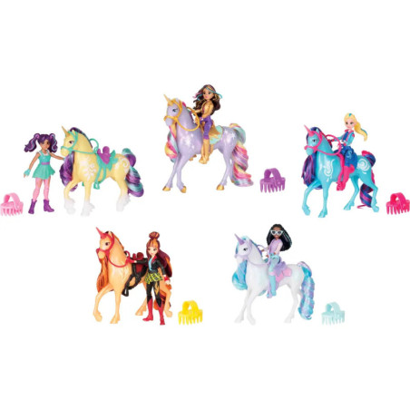 Fünf bunte Puppen sitzen auf passenden Fantasiepferden, umgeben von farbigen Spielzeugkämmen.