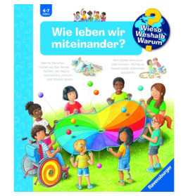 Kinder spielen draußen mit einem bunten Fallschirm Buchtitel: Wie leben wir miteinander?.