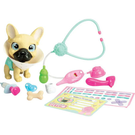 Spielzeug-Tierarztkoffer mit Plüschhund, Stethoskop, Medizinzubehör, Stickern und Checkliste auf weißem Hintergrund.