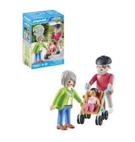 Großeltern mit Baby