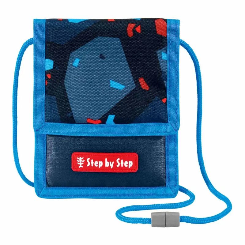 Blaue Umhängetasche mit geometrischem Muster, Step by Step-Logo und blau-grauem Kordelverschluss.