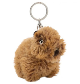 Ein flauschiger, brauner Capybara-Plüschanhänger mit Metall-Schlüsselring.