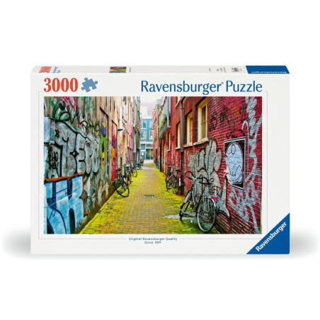 Ravensburger Puzzle mit Motiv: Graffitiverzierte Gasse, gesäumt von Fahrrädern.