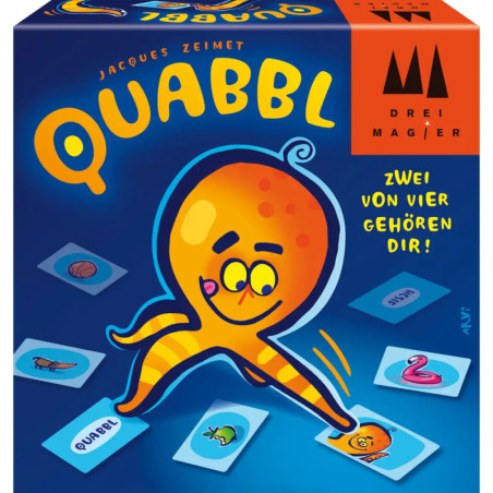 Ein orangefarbenes Wesen zeigt auf Tierkarten auf einer blauen Box mit der Aufschrift Quabbl.