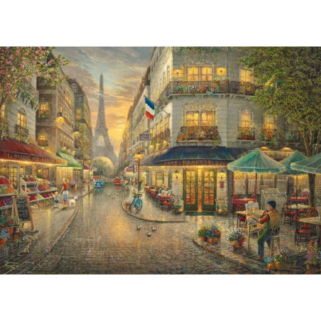 Pariser Straßenszene bei Sonnenuntergang mit Cafés, Geschäften und Eiffelturm im Hintergrund.