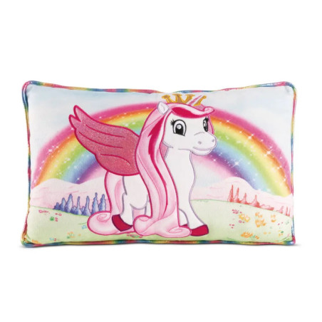 Rechteckiges Kissen mit pinkem Einhorn und Regenbogen auf pastellfarbenem Landschaftshintergrund.