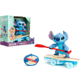 Ferngesteuertes Stitch-Spielzeug auf Skateboard mit Paddel, inklusive Fernbedienung und Verpackung.