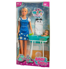 Steffi Love Puppe mit Baby und Badeset in bunter Verpackung mit der Aufschrift Baby Bath.