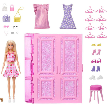 Barbie mit Outfits, Schuhen, Accessoires, Kleiderbügeln, pinkem Hocker und glitzerndem Garderobenkoffer.