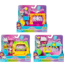 Drei Gabbys Dollhouse Spielsets in bunten Verpackungen mit kleinen Figuren und verspieltem Zubehör.