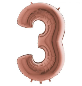 Rosé-goldener Folienballon in Form der Zahl 3 vor weißem Hintergrund.