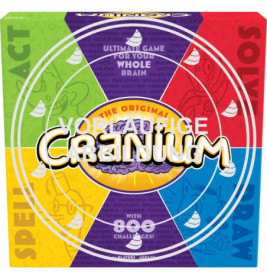 Cranium-Spielschachtel mit bunten Abschnitten und Spieletitel über einer Gehirn-Illustration in der Mitte.