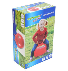 Ein Mädchen sitzt auf einem roten Hüpfball im Gras, abgebildet auf der Verpackung des Outdoor Active Mini-Sprungballs.