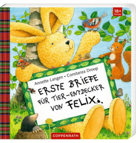 Ein gelber Plüschhase hält ein deutsch beschriftetes Schild, umgeben von Waldtieren und Grün.