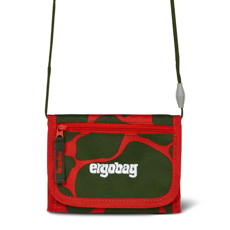 Kleine Schultertasche mit rot-grünem Camouflagemuster und ergobag-Stickerei auf der Vorderseite.