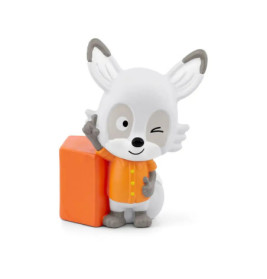 Eine tierische Figur mit orangem Shirt zwinkert und steht neben einem orangefarbenen Block.