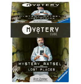 Cover von Mystery Rätsel Lost Places: Ein Arzt mit Papieren steht in einem überfüllten, alten Büro.