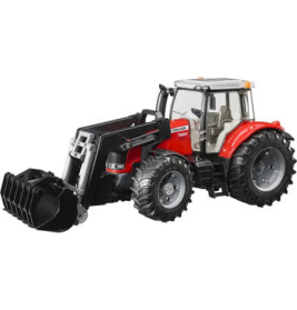 Roter Spielzeugtraktor mit großen Reifen und schwarzem Frontlader vor weißem Hintergrund.