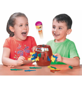 TOMY T7028  Pop Up Pirate!