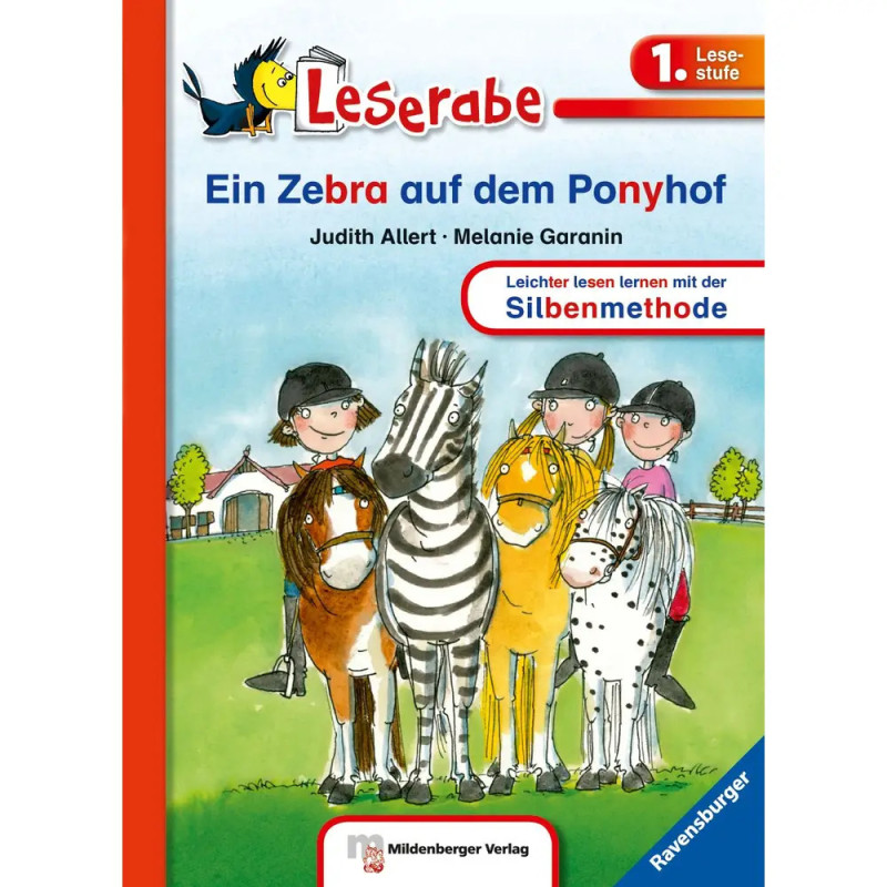 Auf einem bunten Buchcover stehen vier Kinder und drei Tiere, darunter ein Zebra, auf einem Ponyhof.